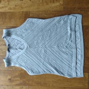 White House black market size Medium silver vest